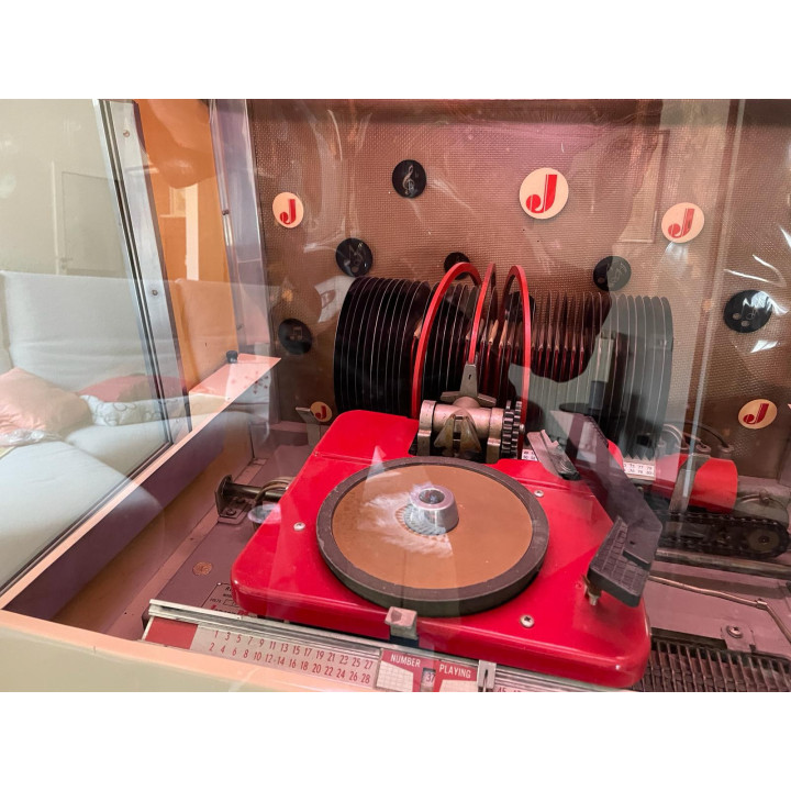 Ami Rowe Jukebox Ami Rowe Rowe AMI modello F 40 Condizione: visto e piaciuto 6 Rowe AMI modello F-40 jukebox Rowe AMI modello F 