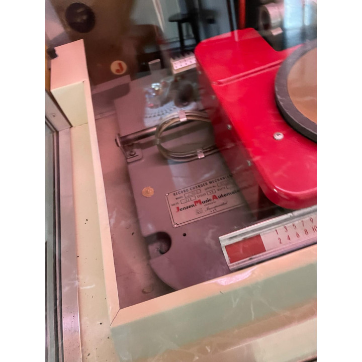 Ami Rowe Jukebox Ami Rowe Rowe AMI modello F 40 Condizione: visto e piaciuto 8 Rowe AMI modello F-40 jukebox Rowe AMI modello F 