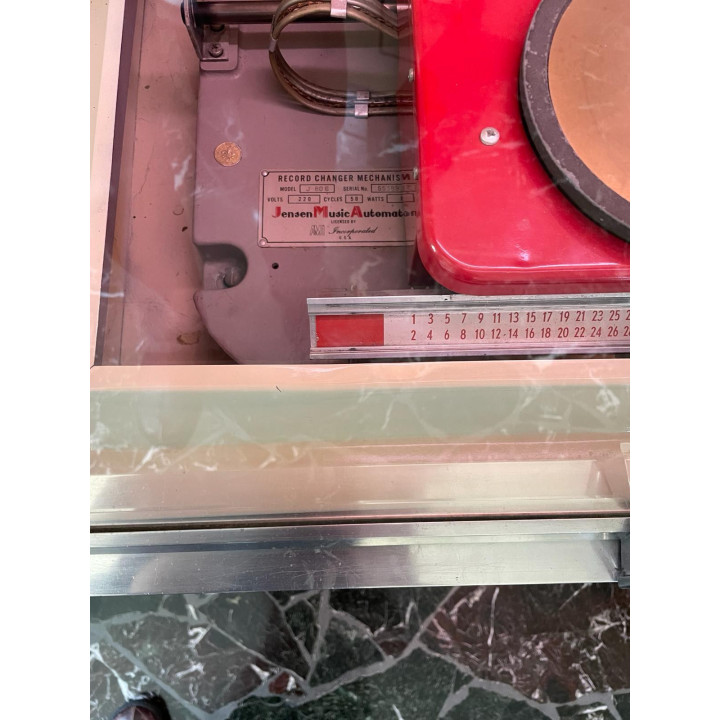 Ami Rowe Jukebox Ami Rowe Rowe AMI modello F 40 Condizione: visto e piaciuto 9 Rowe AMI modello F-40 jukebox Rowe AMI modello F