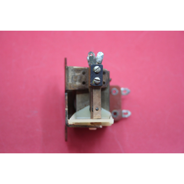 Gottlieb Parti di ricambio Gootlieb Assemblaggio con contatto di 1 linea 3 unipolari con Bobina R20-A 29 per Flipper Gottlieb -