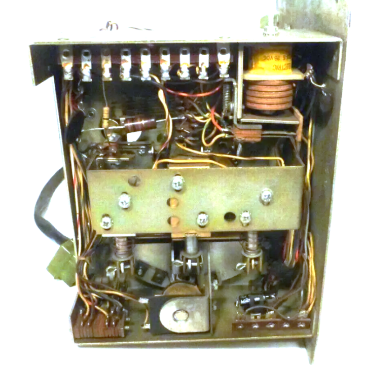 Seeburg Parti di ricambio Seeburg SEEBURG PFEAIU: UNITÀ UNIVERSALE A DOPPIA PREZZAZIONE UDPU4 Condizione: visto e piaciuto 2 SEE