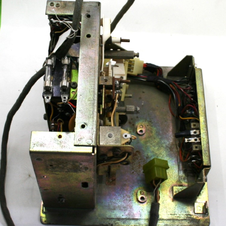 Seeburg Parti di ricambio Seeburg SEEBURG PFEAIU: UNITÀ UNIVERSALE A DOPPIA PREZZAZIONE UDPU4 Condizione: visto e piaciuto 3 SEE