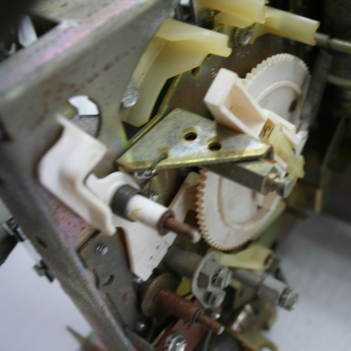 Seeburg Parti di ricambio Seeburg SEEBURG PFEAIU: UNITÀ UNIVERSALE A DOPPIA PREZZAZIONE UDPU4 Condizione: visto e piaciuto 6 SEE