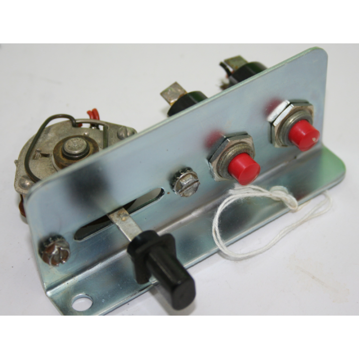 Ami Rowe Parti di ricambio Ami Rowe Interruttore di scansione Rowe-Ami Condizione: visto e piaciuto 1 Interruttore di scansione 