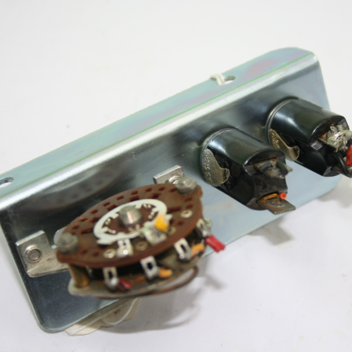 Ami Rowe Parti di ricambio Ami Rowe Interruttore di scansione Rowe-Ami Condizione: visto e piaciuto 3 Interruttore di scansione