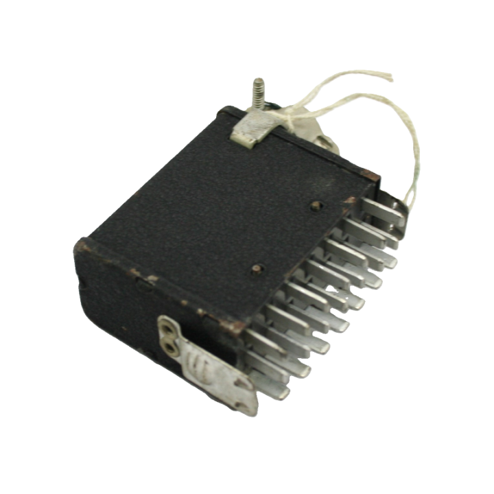 Ami Rowe Connettori Connettore CINCH P-324-CCT Spine industriali Condizione: visto e piaciuto 1 Connettore CINCH P-324-CCT Spine