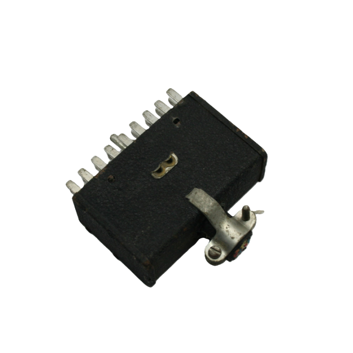 Ami Rowe Connettori Connettore CINCH P-333-CCT Spine industriali Condizione: visto e piaciuto 2 Connettore CINCH P-333-CCT Spine