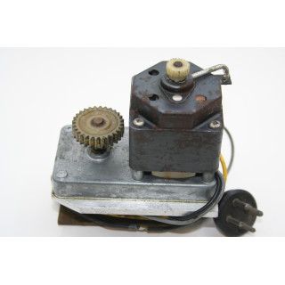 Wurlitzer Parti di ricambi Wurlitzer Motore Wurlitzer 3300 3600 Condizione: Ricondizionato 1 Motore Wurlitzer 3300/3600 Motore W