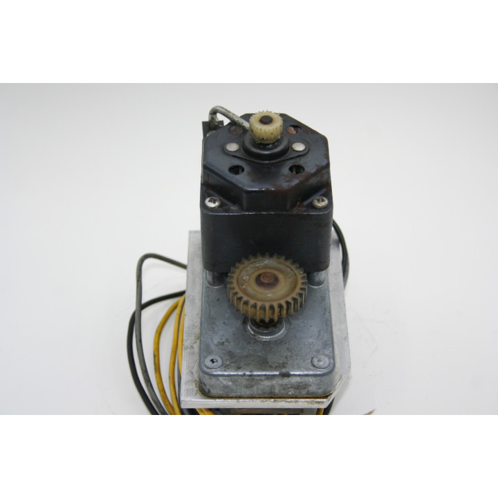 Wurlitzer Parti di ricambi Wurlitzer Motore Wurlitzer 3300 3600 Condizione: Ricondizionato 2 Motore Wurlitzer 3300/3600 Motore W