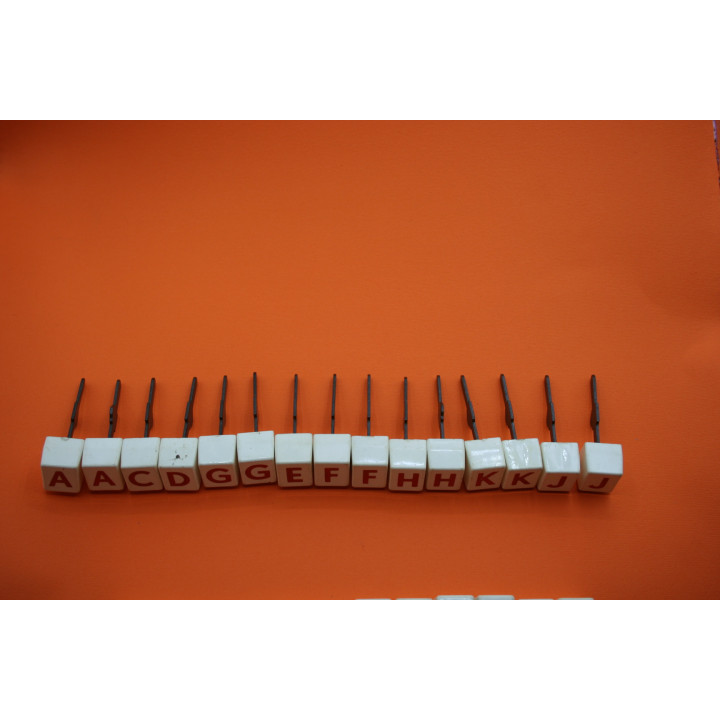 Wurlitzer Parti di ricambi Wurlitzer Pulsanti con linguetta anteriore Wurlitzer Lettere lyric E Condizione: Ricondizionato 1 Pul