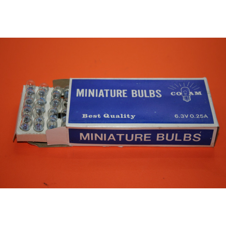 Williams Ricambi Flipper Miniature Bulbs 6,3V 0,25A BA9S Condizione: Nuovo 1 Miniature Bulbs 6,3V 0,25A BA9S La Confezione Conti