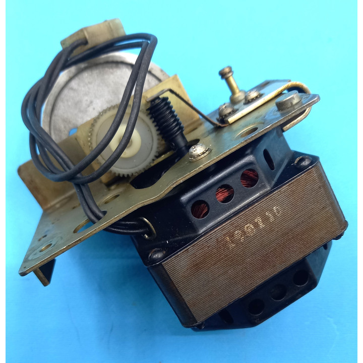 Wurlitzer Parti di ricambi Wurlitzer Motore Wurlitzer 2600 2700 2800 Gruppo motore compreso di puleggia/1 Condizione: pari al nu